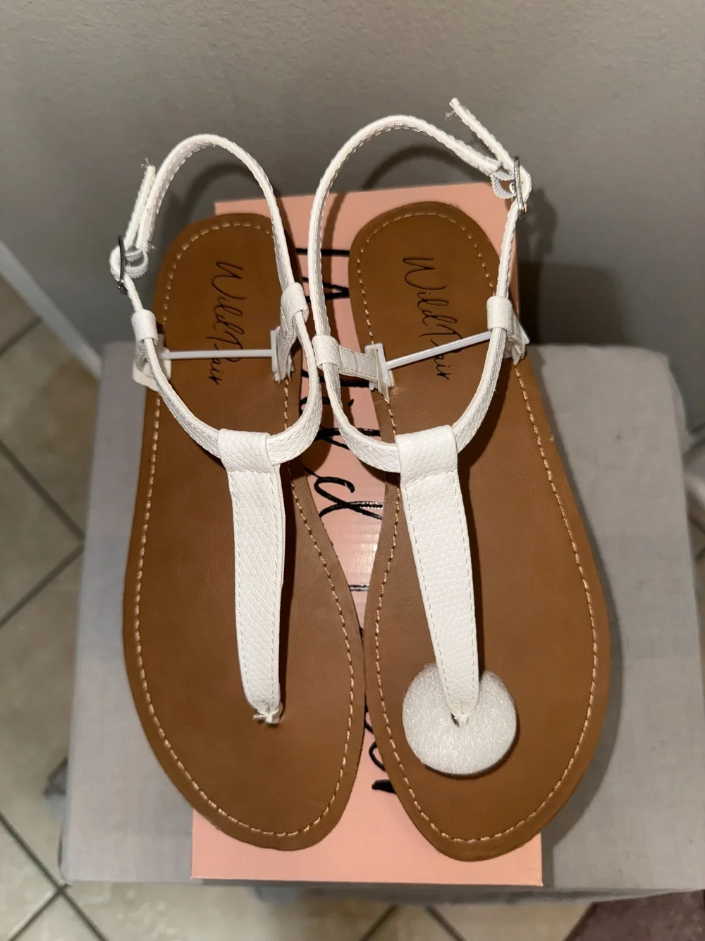 Wild Pair KrisleyYPWhite Linen T Strap Sandals Size 9.5 M